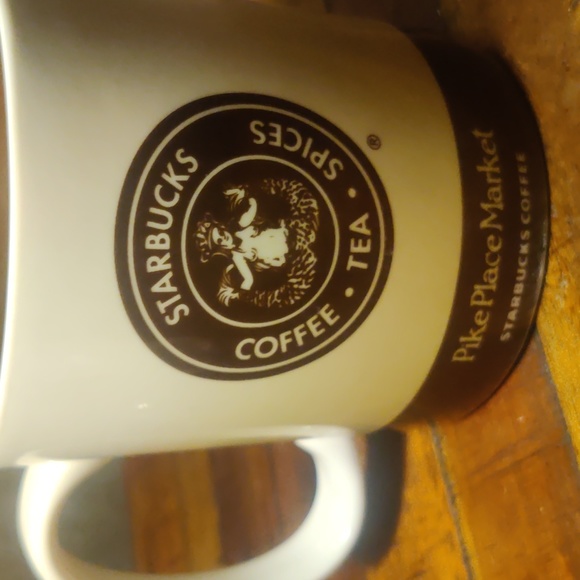 2011 Starbucks Pikes Place - Picture 2 of 4